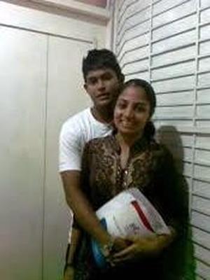 Desi kissing