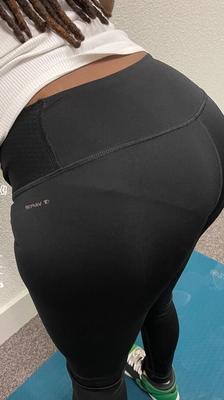 Pantalon de yoga legging avec lignes de culotte visibles