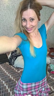 Desirable mom takes some shots of her bush