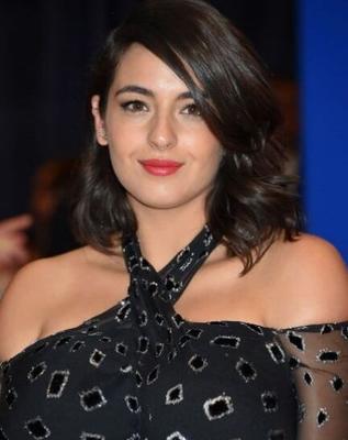 Alanna Masterson et ses énormes seins