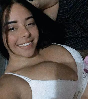 Belén Fernández nue