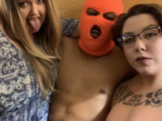 Peach Queenz Ft. 