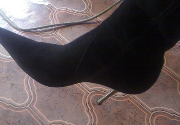 Legs, shoes, pantyhose of ex-GF