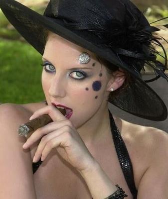 Best Damn Pics - Cigar Smoking Bitches