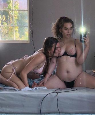 Pissqun nude