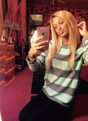 Blonde Selfie Chick