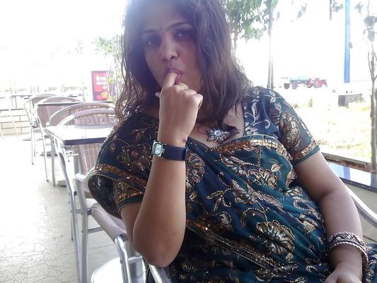 Voluptous Indian Desi Wife big Boobs