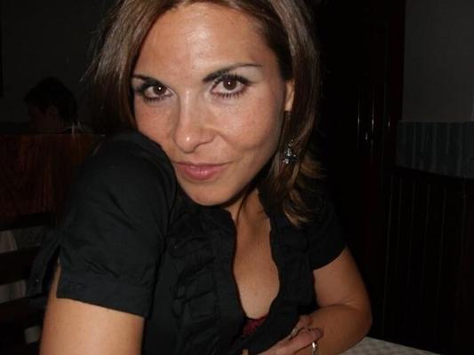 Une MILF qui aime les morsures