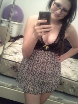 Sexy Bilder Leonie Pur