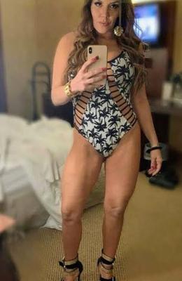 SDRUWS - BRAZILIAN FORMER TV HOSTESS SIMONY