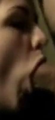 Elle aime sucer des inconnus