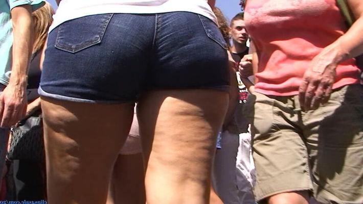 pair of teen asses GLUTEUS DIVINUS