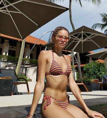 Nina Nesbitt hot photos for comments