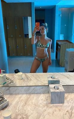 Thaísa Leal nude