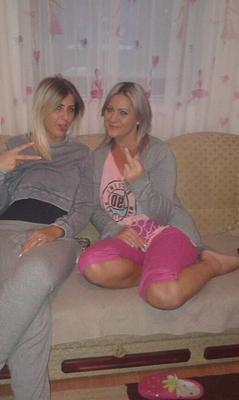 Ajla i Dzemila maman et sa fille SALOPE - PISITE KOMENTARE