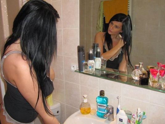 Sexy brunette Grace