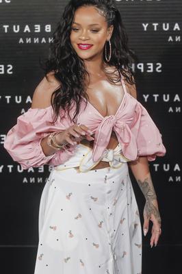 Rihanna Sexy