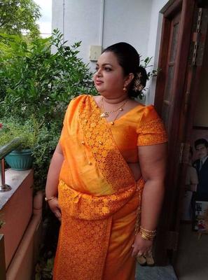 Sinhala sudu aunty