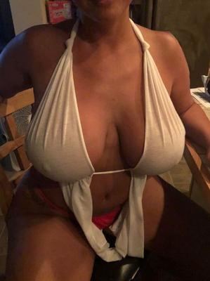 巨大なおっぱい熟女ラティーナ
