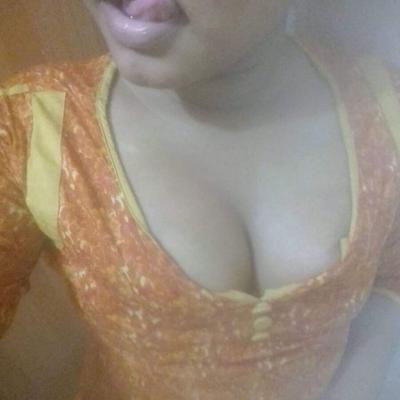 New Bangladeshi Girl showing Boobs