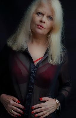 Sexy as fuck GILF Slut