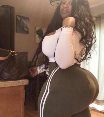Curvy Queens