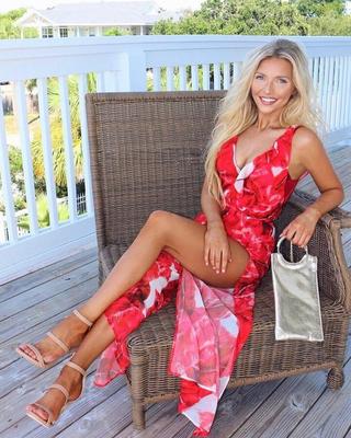 Erin Alvey cantora country MUITO SEXY