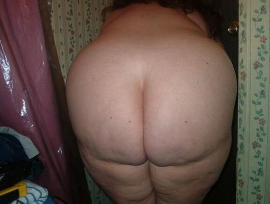 Skanky BBW Helena exposed