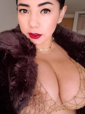 BBW - TITS TO XPLORE