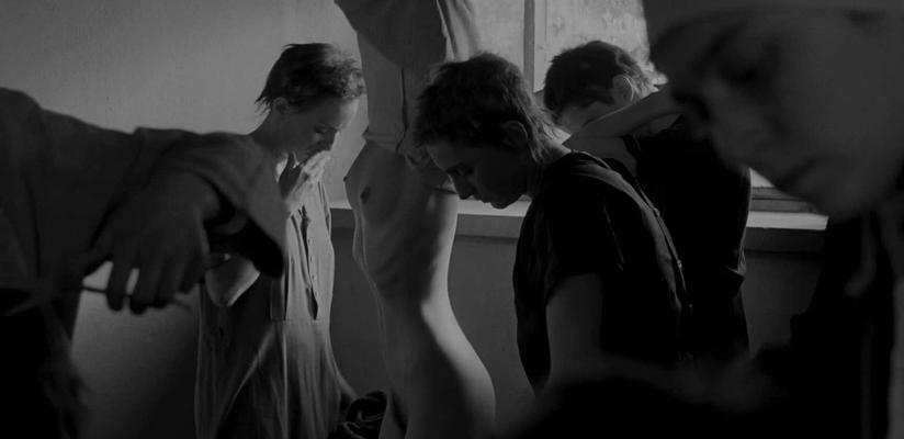 Embeth Davidtz nude