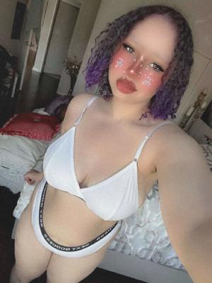 Big Titty Egirl Aamira Ardalan - 6 Pics