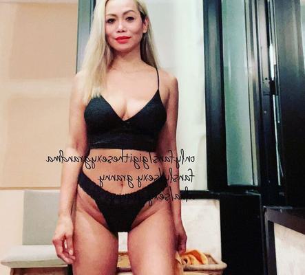 Stillsexy_lola nude