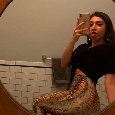 Paki whore shows stinkhole
