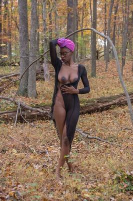 ebony babe on shoot