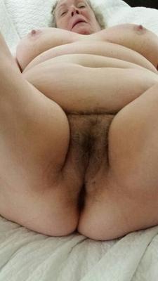 Grand-mère Gros Seins