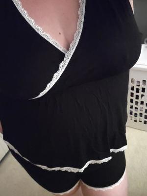 MILF sexy - femme au foyer qui s'ennuie - bbw