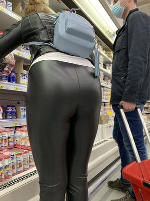 Gros comme dans des leggings en latex
