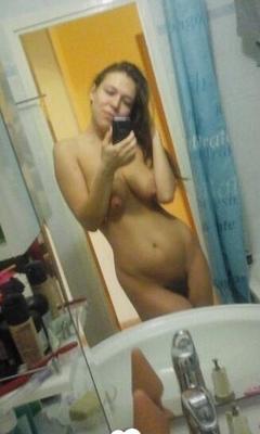 My ex-girlfriends nudes for you horny lads