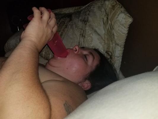 Sexy BBW wird gefickt und mit einem Dildo versehen