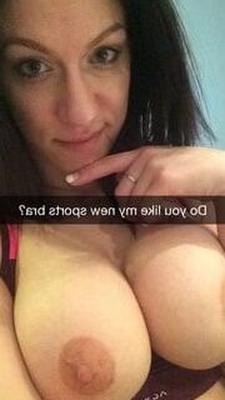 おっぱいを出したブラジャー