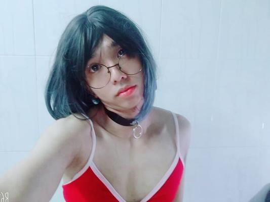 かわいい韓国の弱虫女装娘