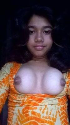 Safeena Boobs