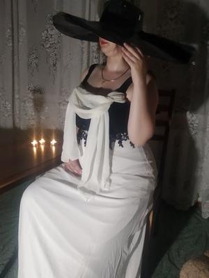 Tentamos fazer um cosplay de Lady Dimitrescu