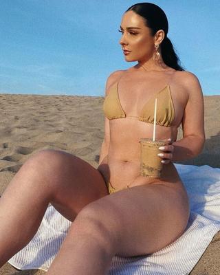 belos corpos não nus (latinas, indianas)