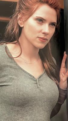 Scarlett Johansson hot
