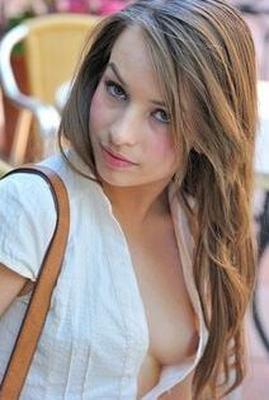 Oops, no bra