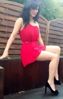Stunning Mature Lady Beach Selfies And Private Nudes