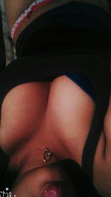Joven tetona