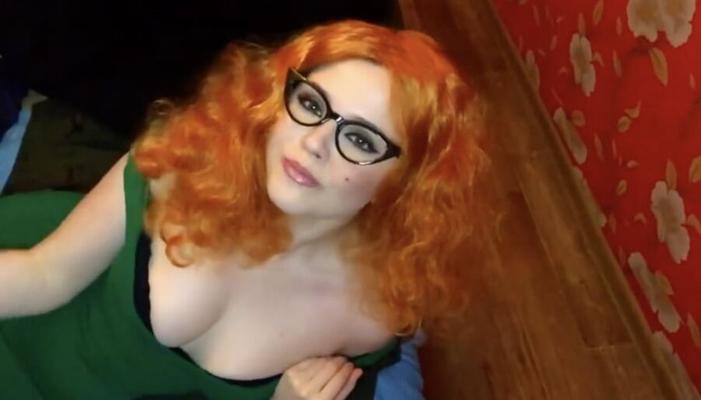 Rousse avec le sourire