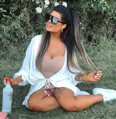 Huge tit chav slag Georgia